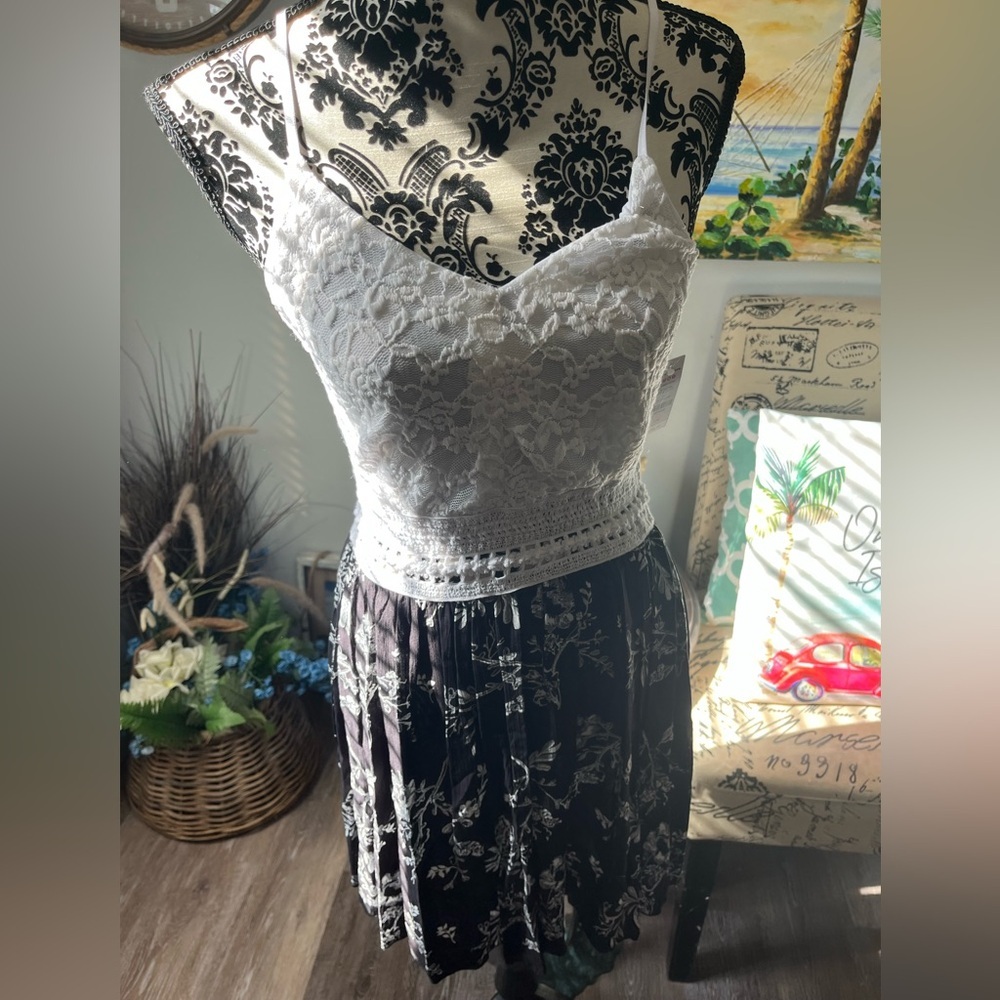 Women's Dress, White Lace Camisole Style Top, New with Tags, Summer Vibes